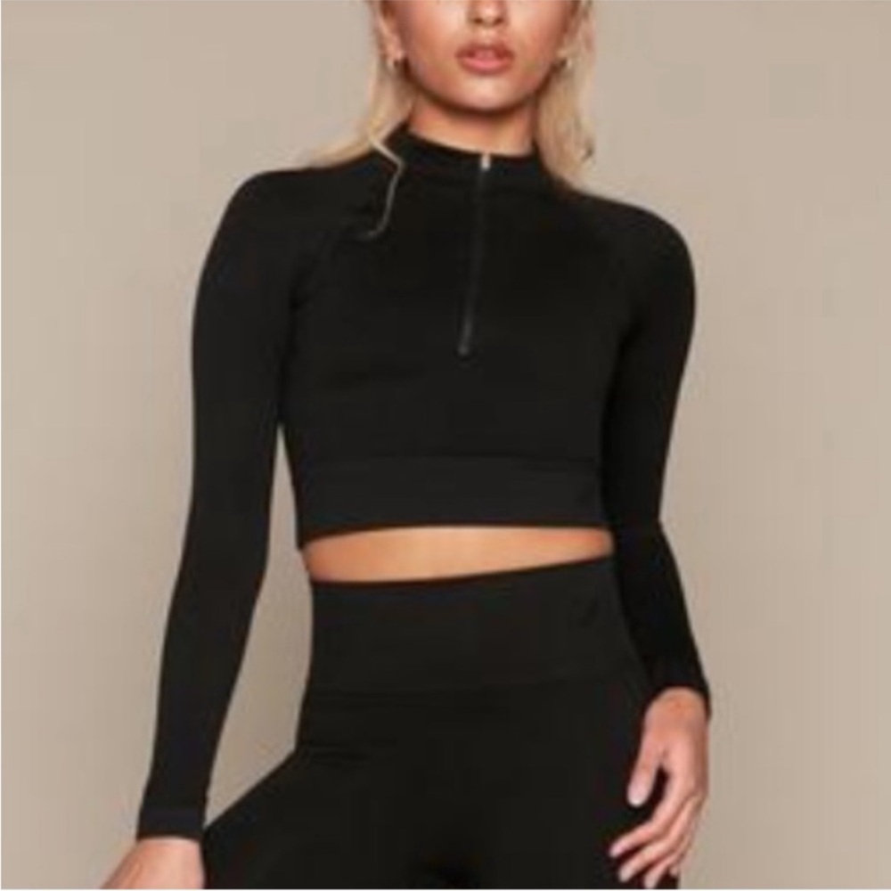 Tala Aster Long Sleeve Sculpting 1/4 Zip Crop Top Black Size M